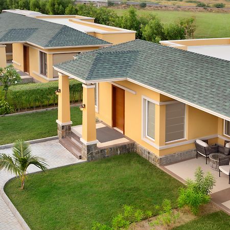 Hawthorn Suites By Wyndham Dwarka Exterior photo