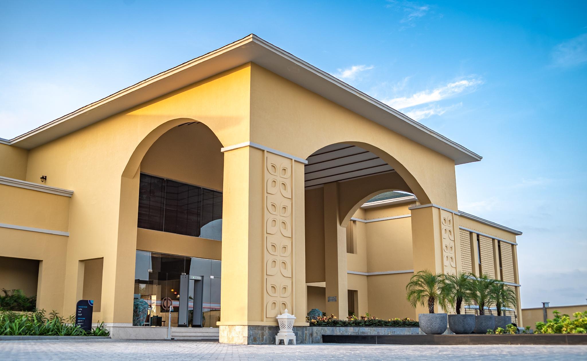 Hawthorn Suites By Wyndham Dwarka Exterior photo