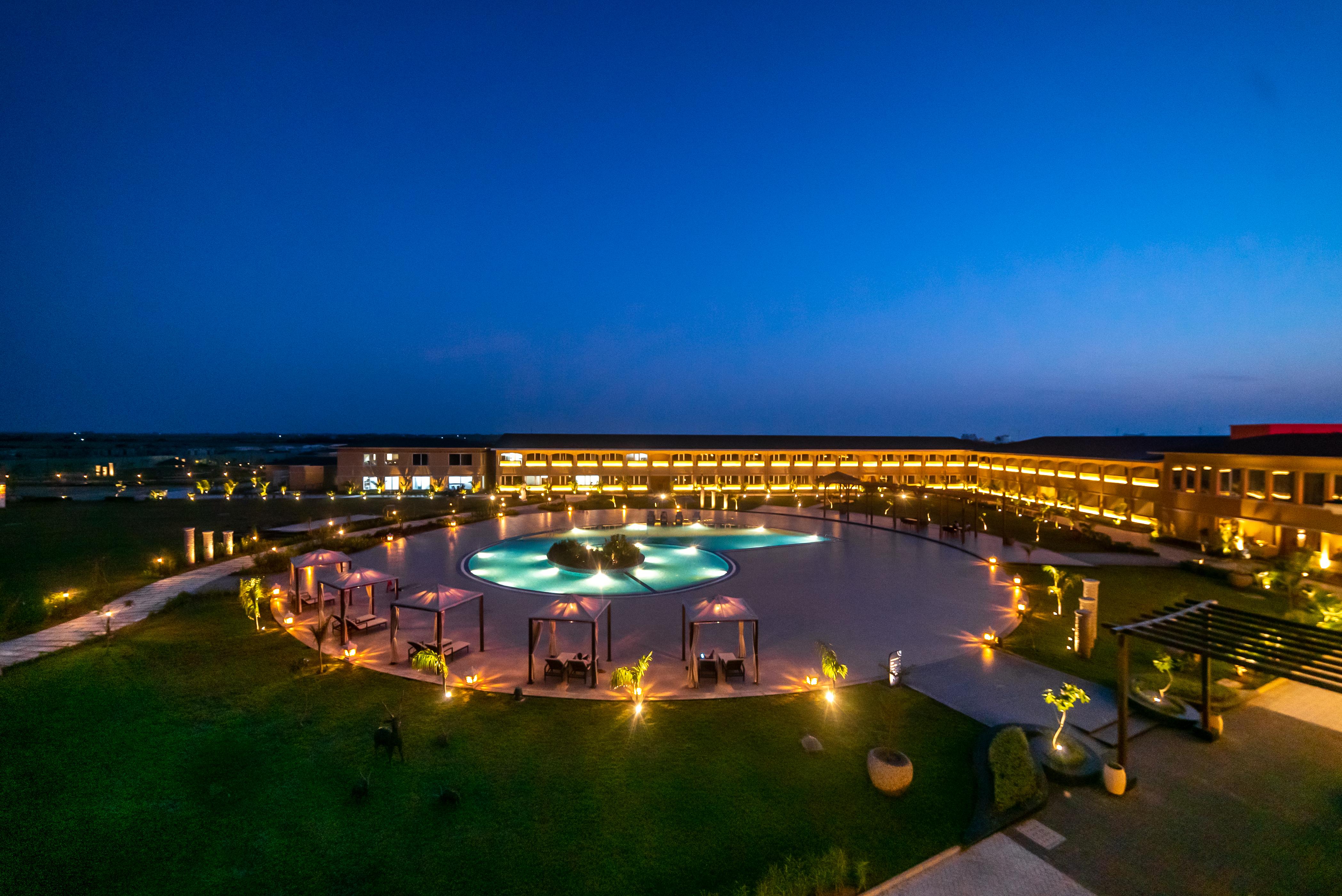 Hawthorn Suites By Wyndham Dwarka Exterior photo