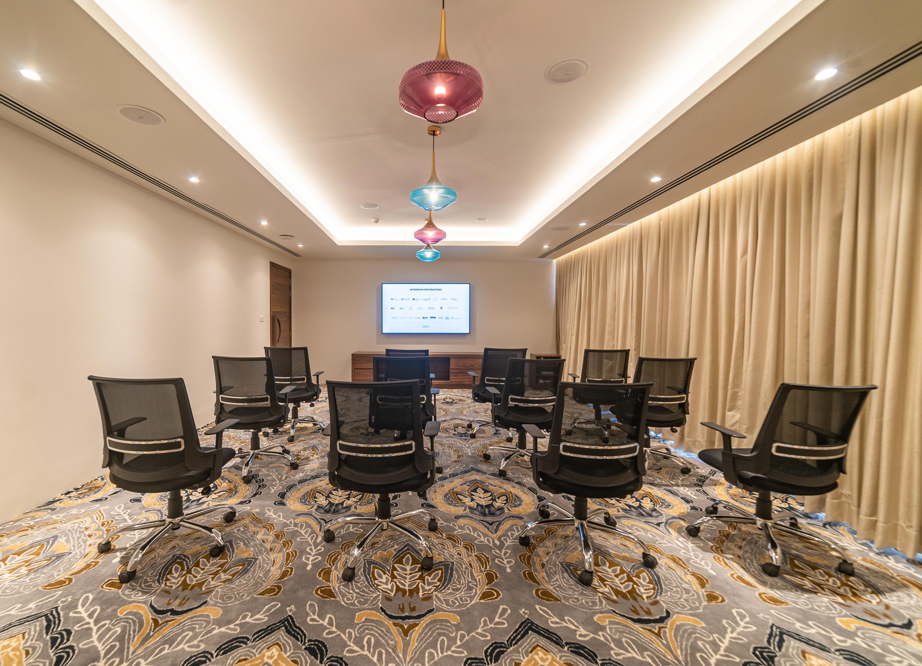 Hawthorn Suites By Wyndham Dwarka Exterior photo