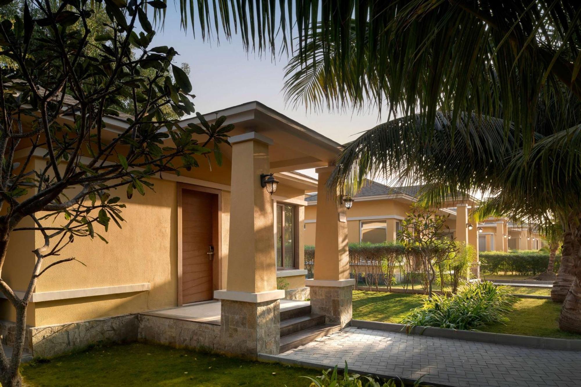 Hawthorn Suites By Wyndham Dwarka Exterior photo