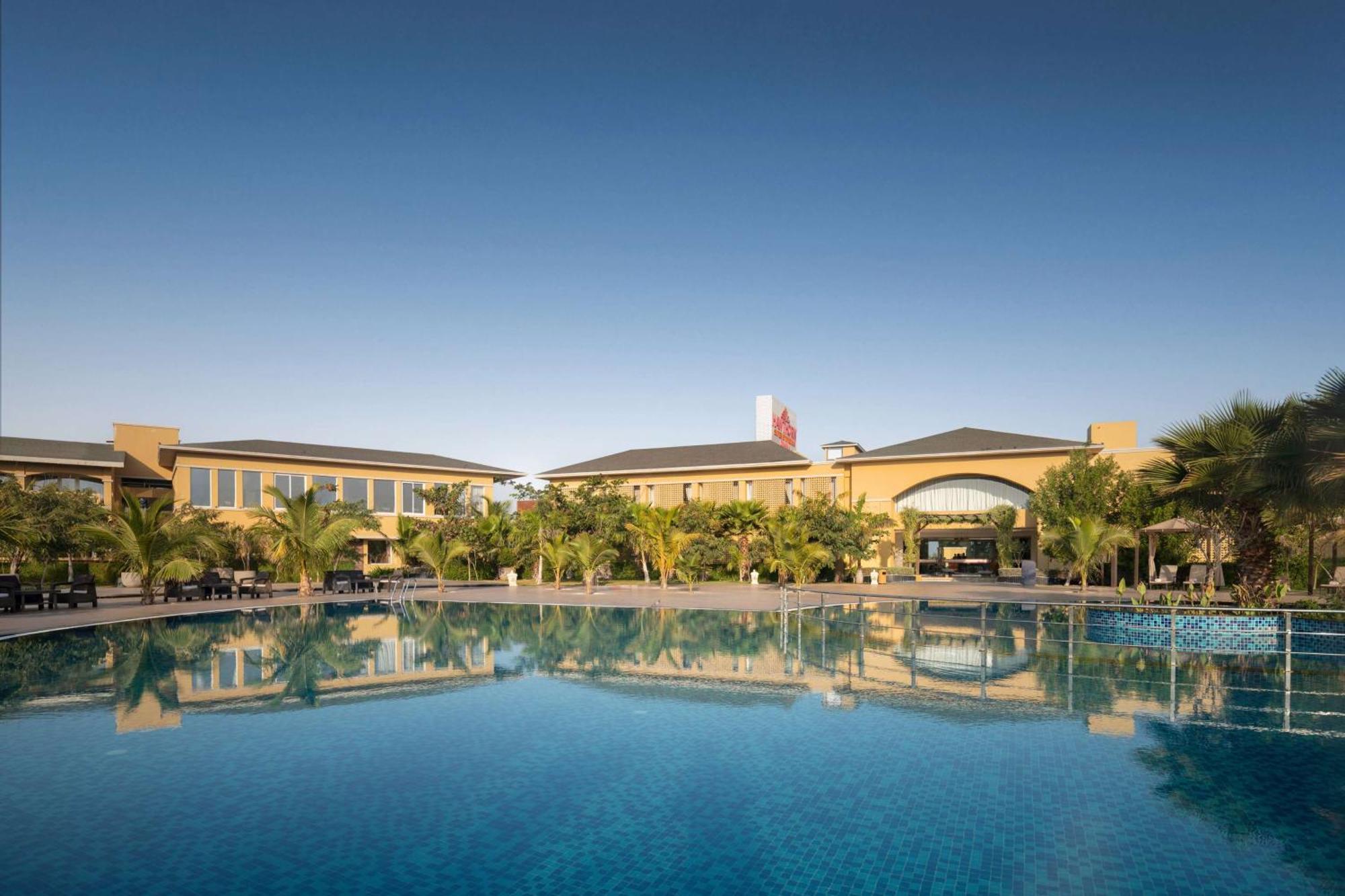 Hawthorn Suites By Wyndham Dwarka Exterior photo